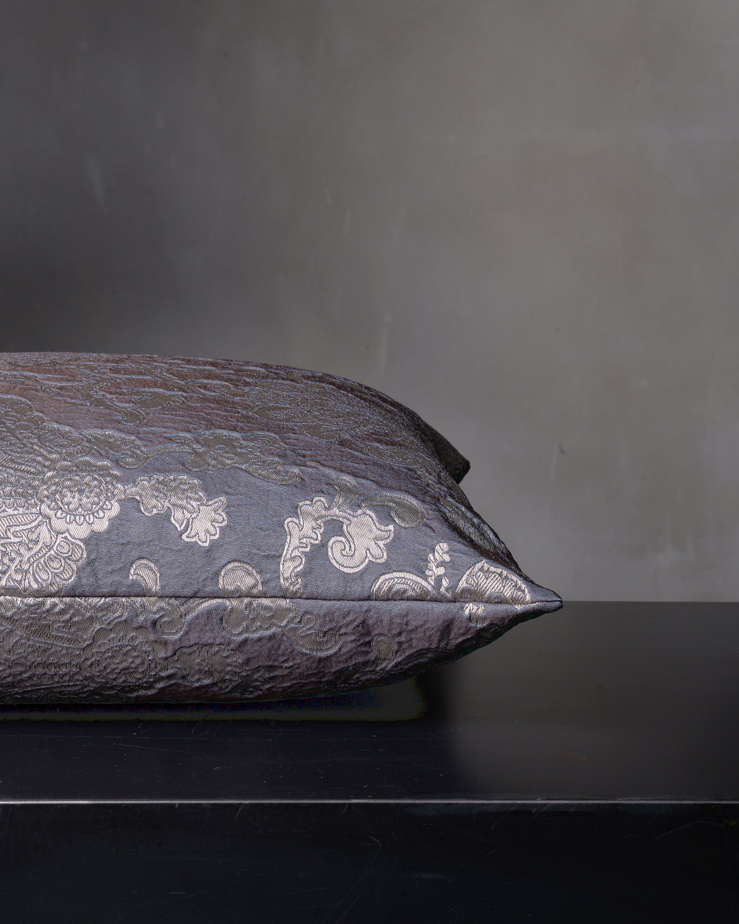 Tweedia Pillow - The House of Lyria