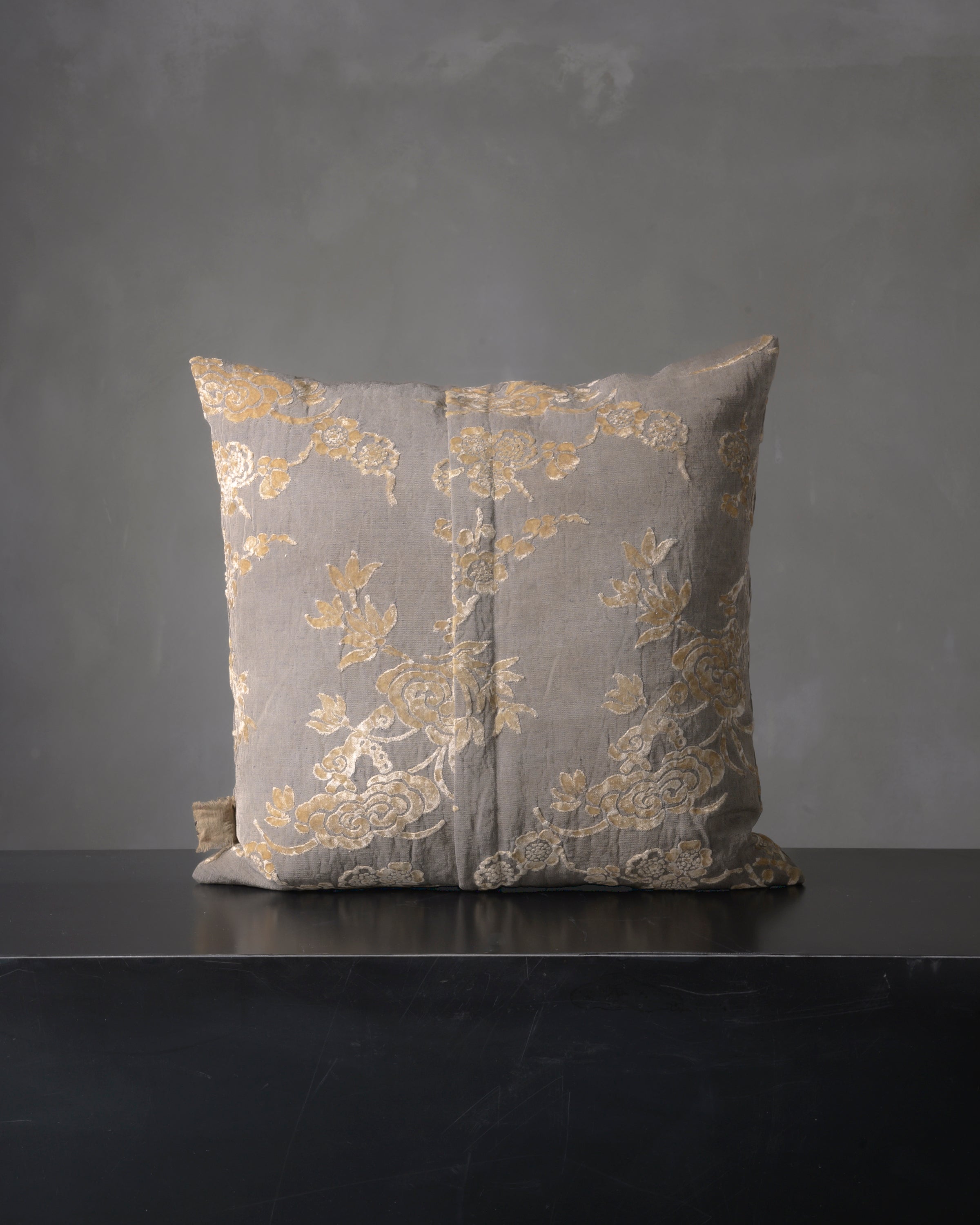 Scabiosa Pillow - The House of Lyria