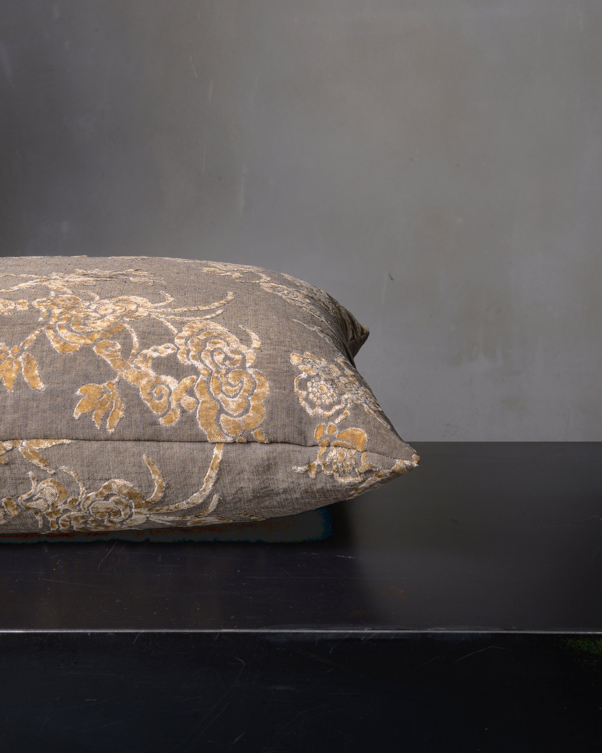 Scabiosa Pillow - The House of Lyria