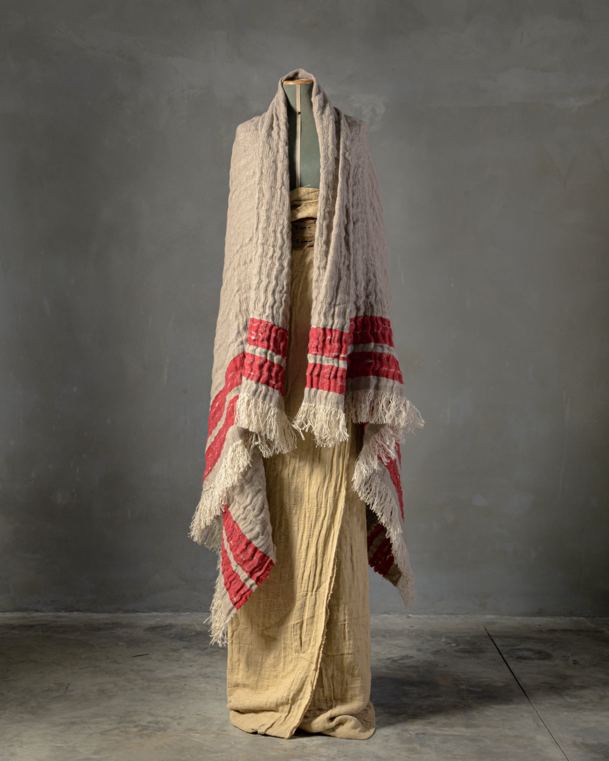 Castor Throw - The House of Lyria