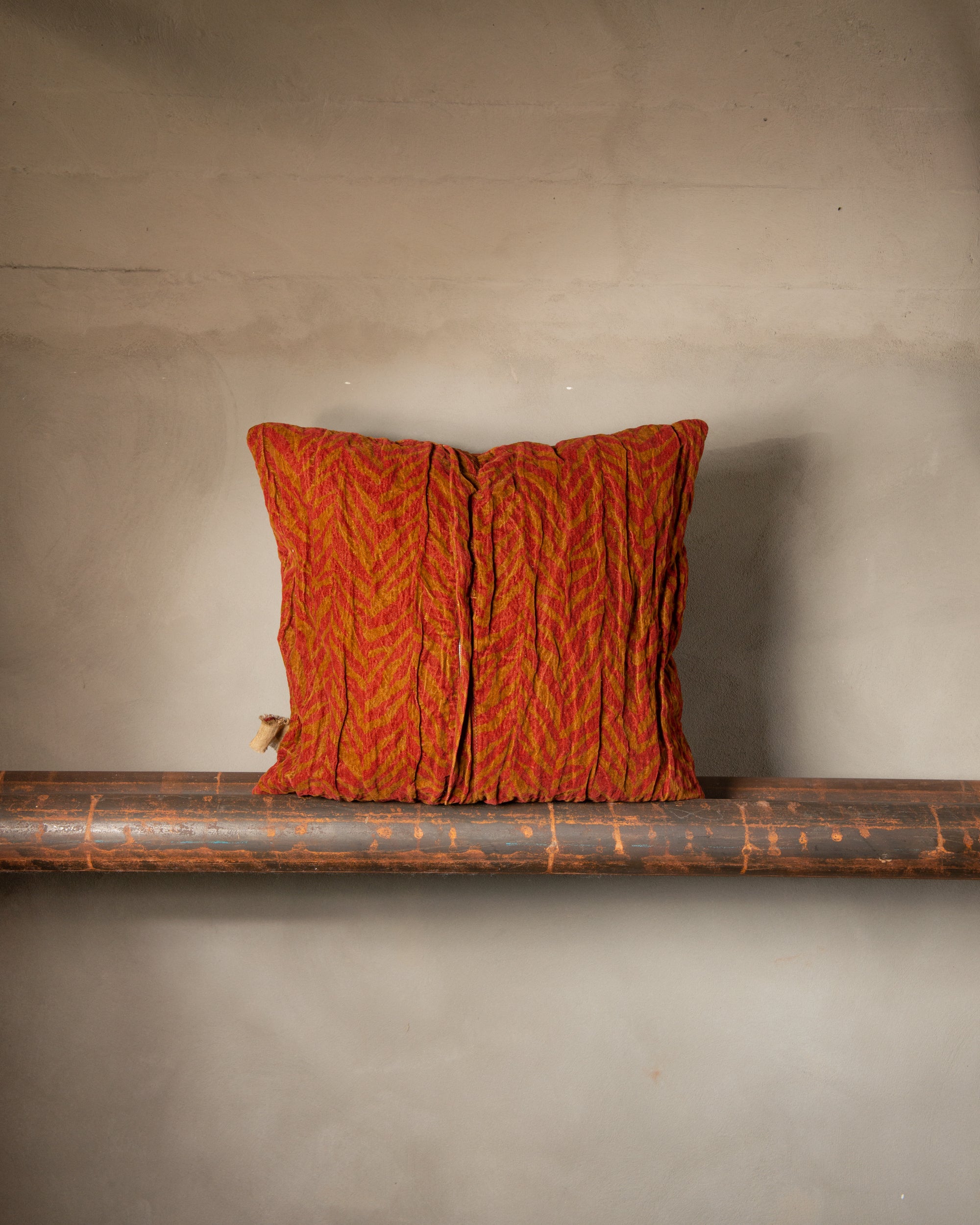 Arrogante Pillow - The House of Lyria