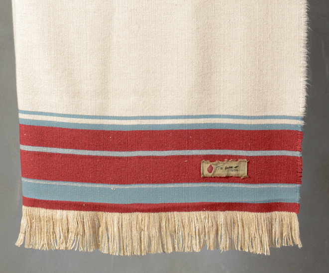 Grottesco Throw - The House of Lyria