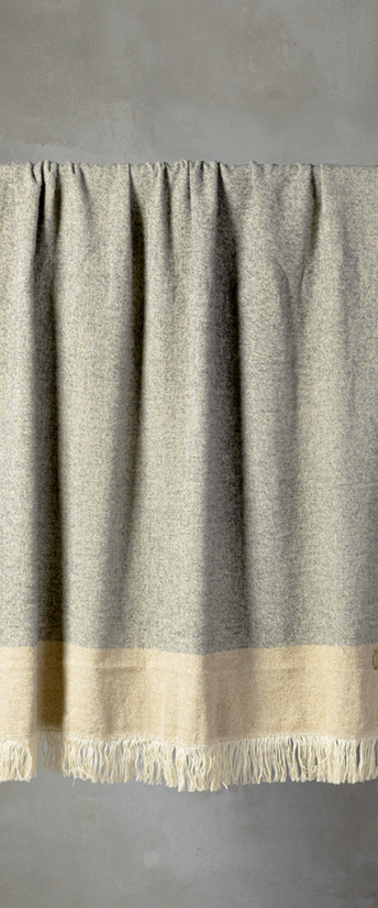 Hela Throw - The House of Lyria