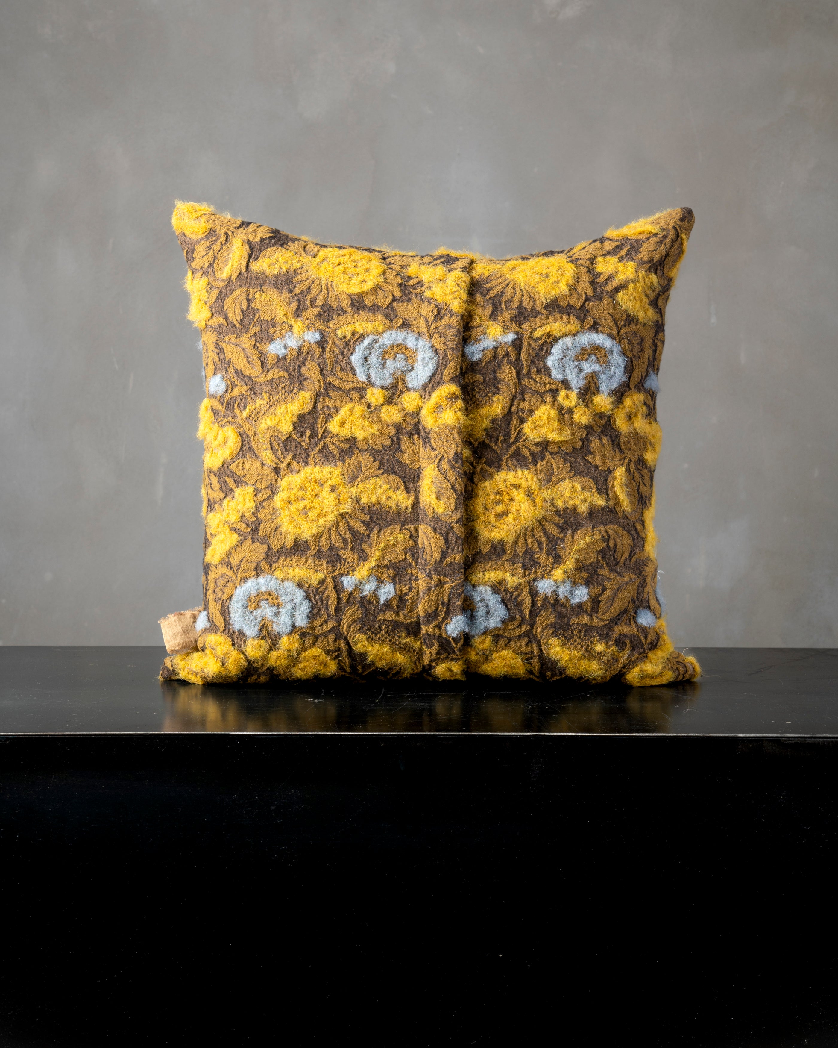 Areca Pillow 22"x22"  - The House of Lyria